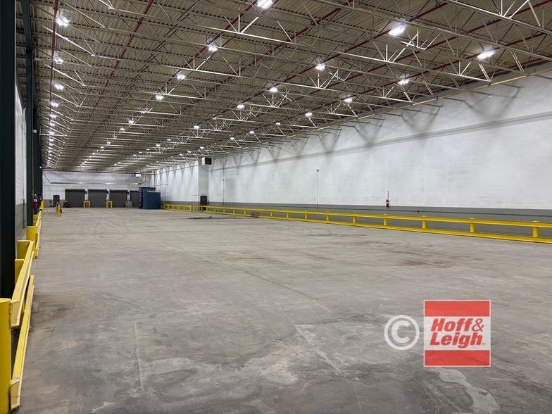 3340 W 137th St, Cleveland, OH for lease - Building Photo - Image 2 of 5