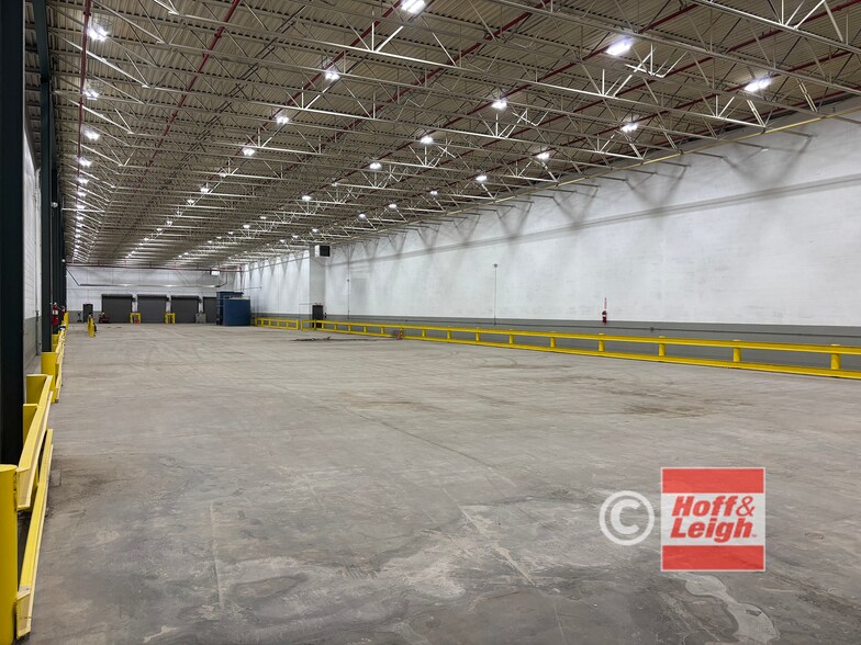 3340 W 137th St, Cleveland, OH à louer - Photo du bâtiment - Image 2 de 5