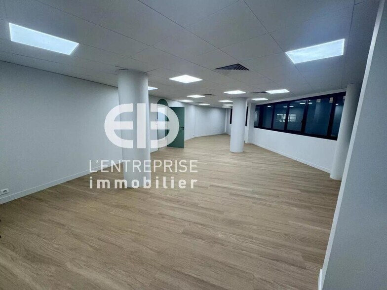 Office in Nice for lease - Interior Photo - Image 2 of 7