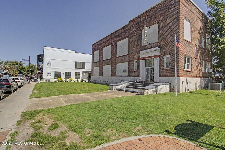 1102 Government St, Ocean Springs, MS à vendre - Photo du bâtiment - Image 2 de 16