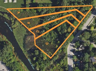 Plus de détails pour 130 River Dr, Milford, MI - Terrain à vendre