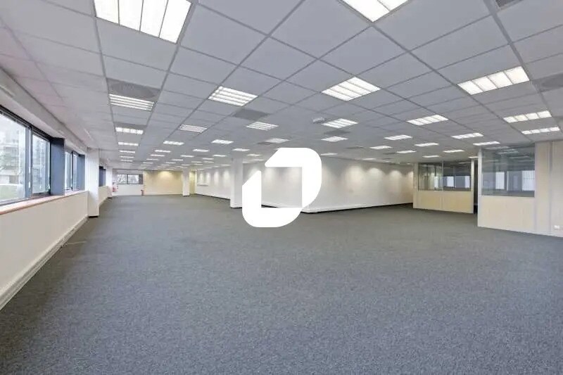 Flex in Cergy for lease - Building Photo - Image 2 of 27