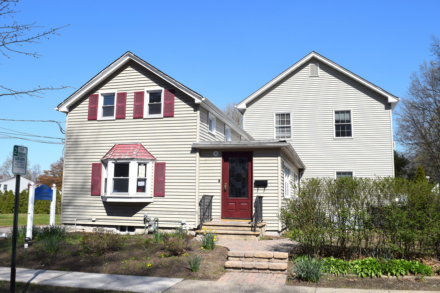 224 Main St, Metuchen, NJ à vendre - Photo principale - Image 1 de 1