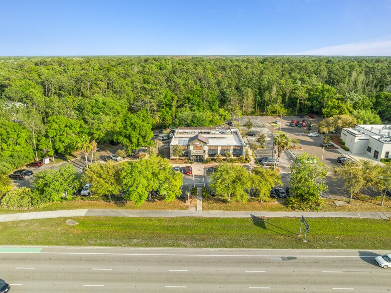 17643 Bruce B Downs Blvd, Tampa, FL à vendre - Photo du bâtiment - Image 3 de 9