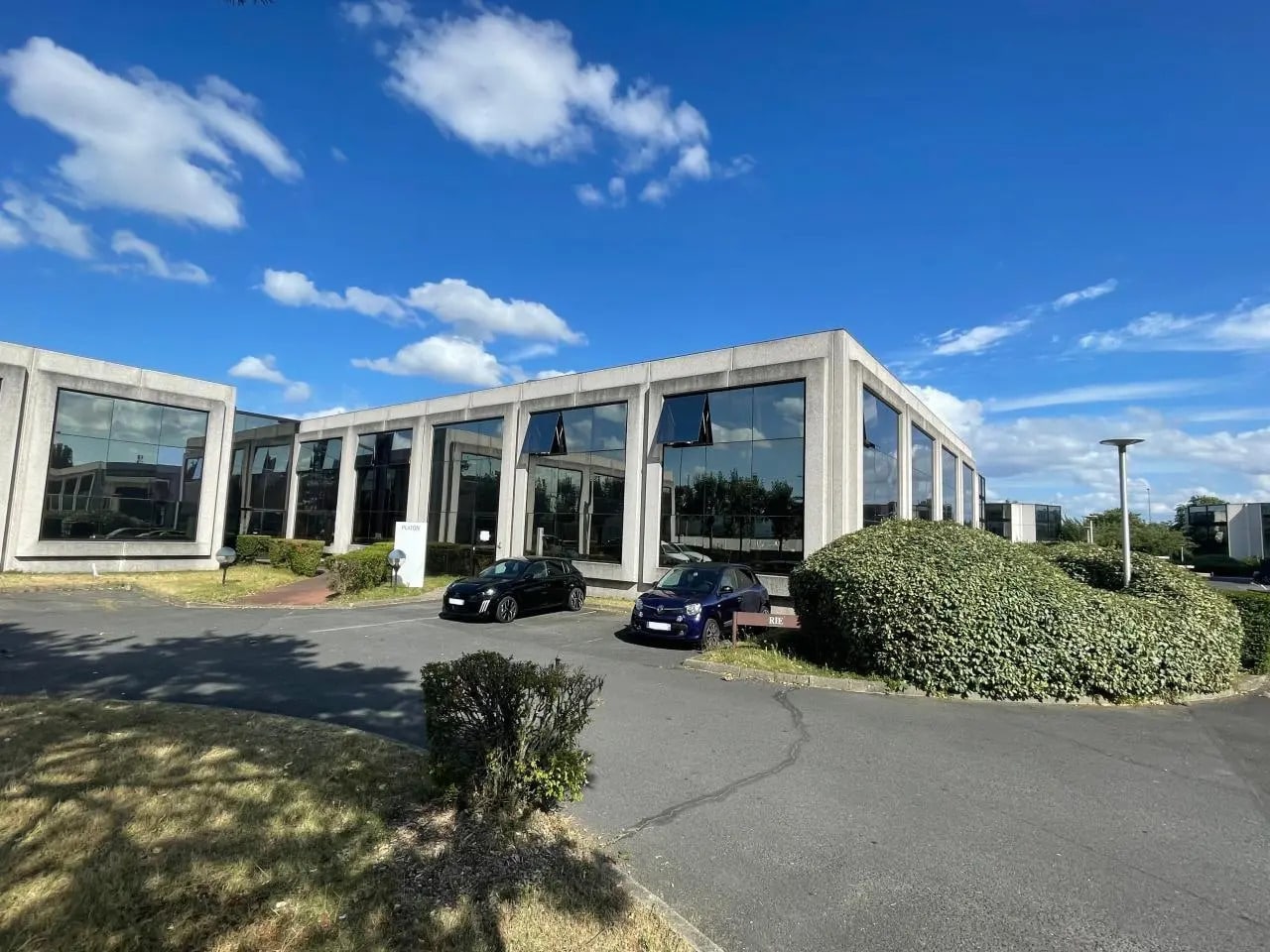 Office in Argenteuil for sale Building Photo- Image 1 of 21