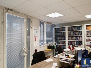 Office in Marseille for lease Interior Photo- Image 2 of 6