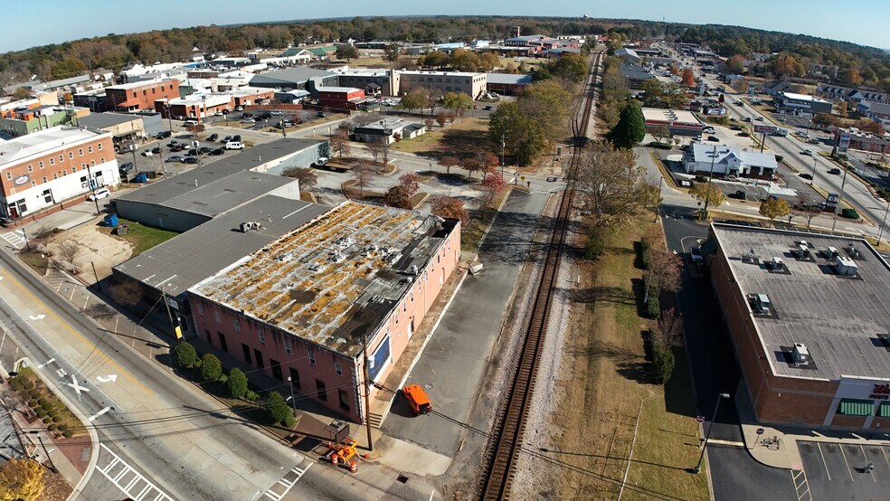 13 N Broad St, Winder, GA à vendre - Photo du bâtiment - Image 1 de 19