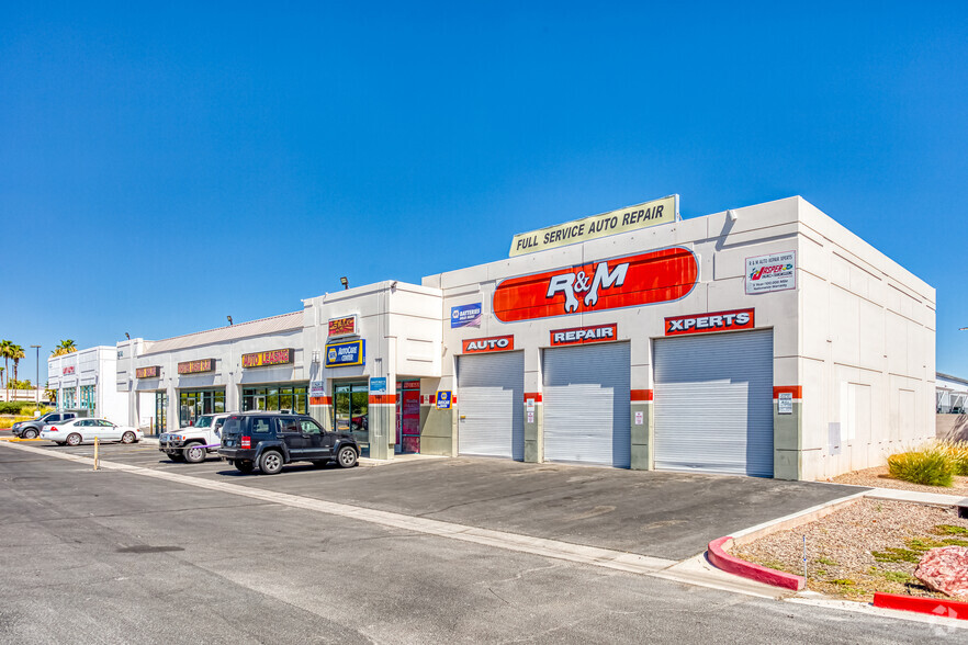 3190 E Sunset Rd, Las Vegas, NV for lease - Primary Photo - Image 1 of 5