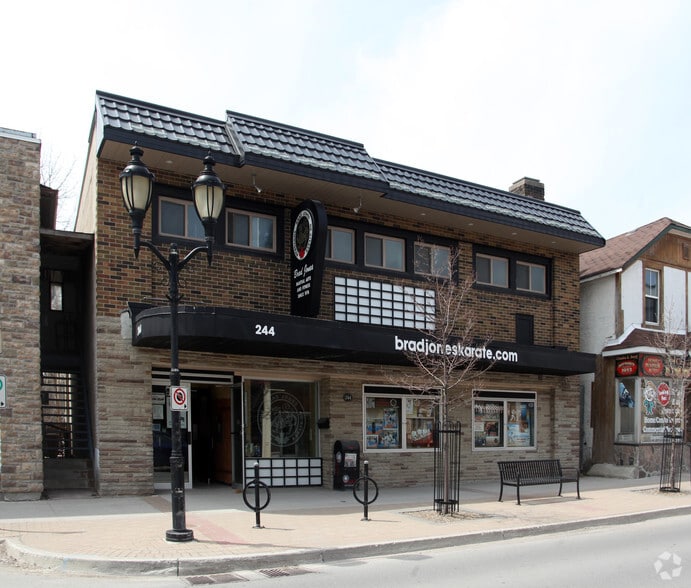 244 Main St S, Newmarket, ON for sale - Primary Photo - Image 1 of 2