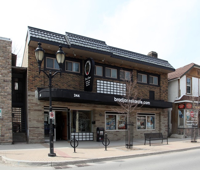 More details for 244 Main St S, Newmarket, ON - Retail for Sale