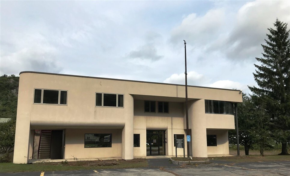 40 Jericho Rd, Berlin, NH à vendre - Photo du bâtiment - Image 2 de 9