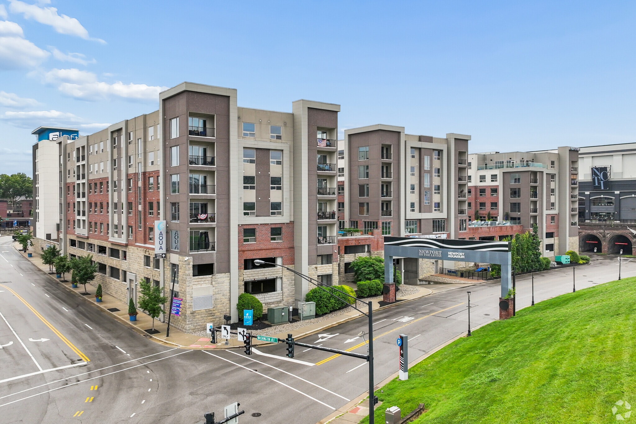 100 Aqua Way, Newport, KY à louer Photo principale- Image 1 de 28