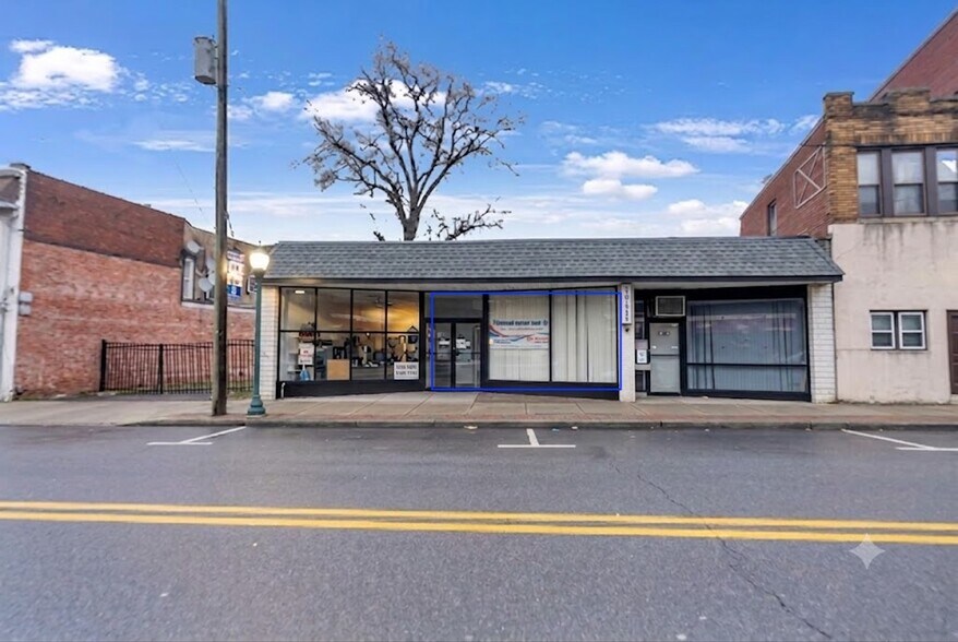 236-238 Stuyvesant Ave, Lyndhurst, NJ à louer - Photo du bâtiment - Image 2 de 12