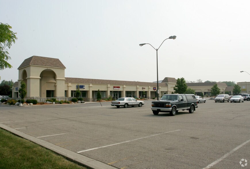 2040 Aurelius Rd, Holt, MI à louer - Photo du bâtiment - Image 2 de 9