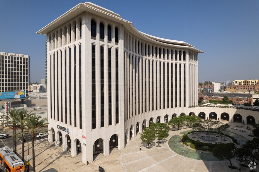 3731 Wilshire Blvd, Los Angeles, CA à louer - Photo principale - Image 1 de 21