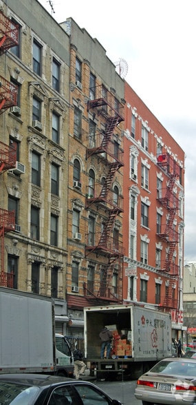 139 Eldridge St, New York, NY for lease - Building Photo - Image 2 of 34