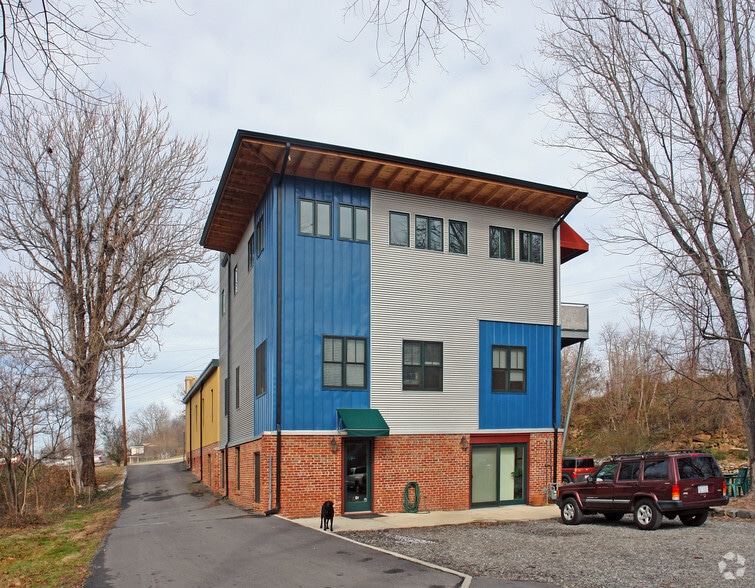 8 Magnolia Ave, Asheville, NC for lease - Building Photo - Image 2 of 2