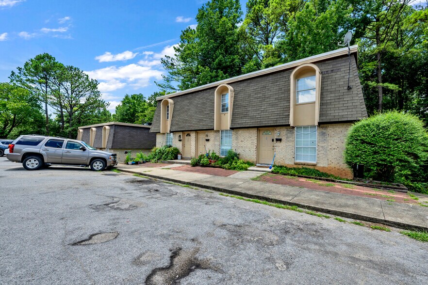3246 Warringwood Dr, Hoover, AL à vendre - Photo du bâtiment - Image 2 de 13