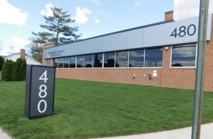 480 Hicksville Rd, Bethpage, NY à vendre - Photo du bâtiment - Image 3 de 3