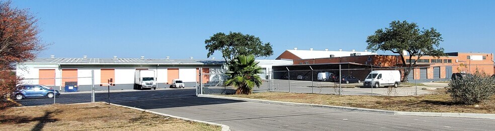 10511 Wetmore Rd, San Antonio, TX à louer - Photo du bâtiment - Image 3 de 13