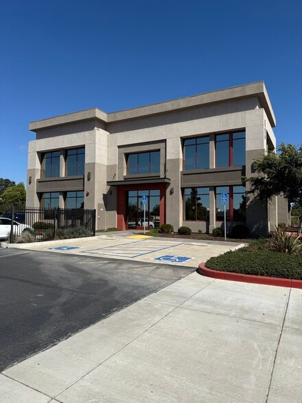 3250 Skyway Dr, Santa Maria, CA for lease - Primary Photo - Image 1 of 5