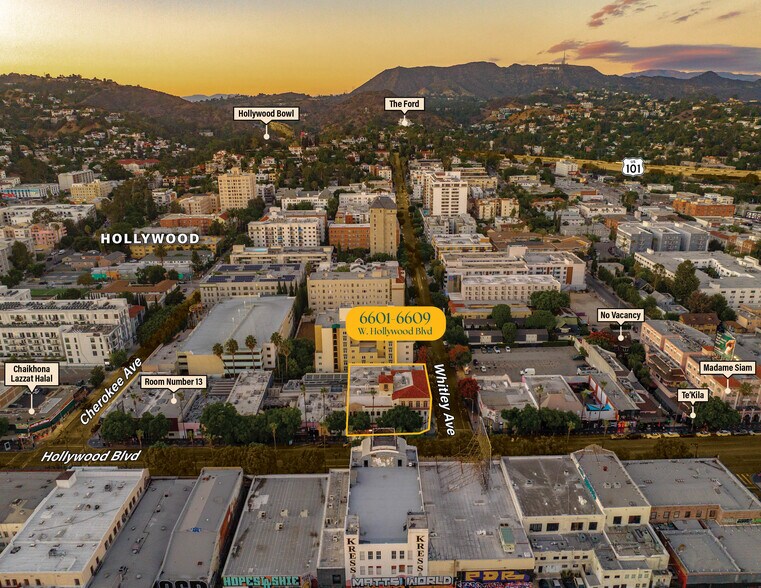 The Hollywood Boulevard Portfolio portefeuille de 3 propriétés à vendre sur LoopNet.ca - Photo du bâtiment - Image 2 de 9