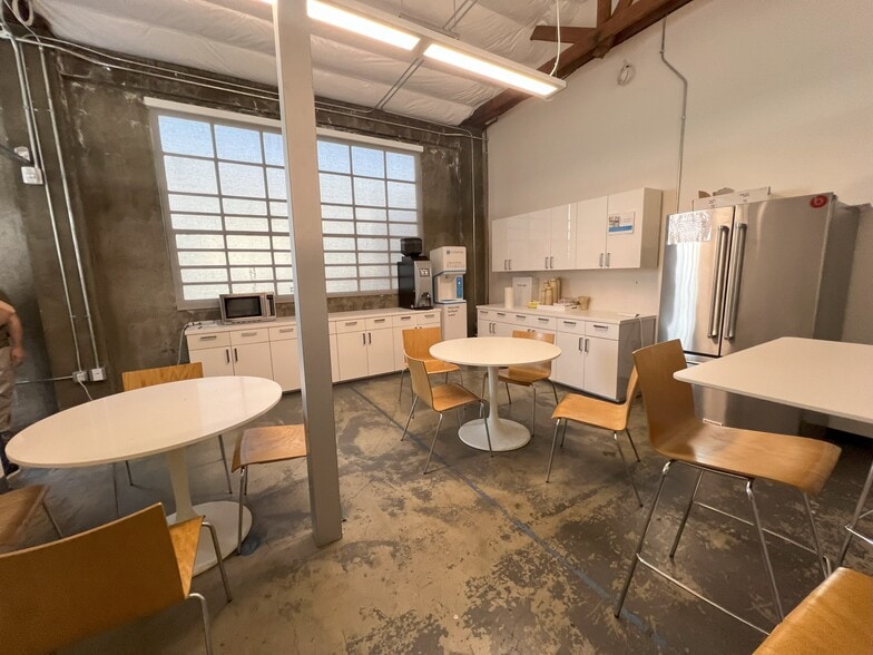 8501 Steller Dr, Culver City, CA for lease - Interior Photo - Image 2 of 2