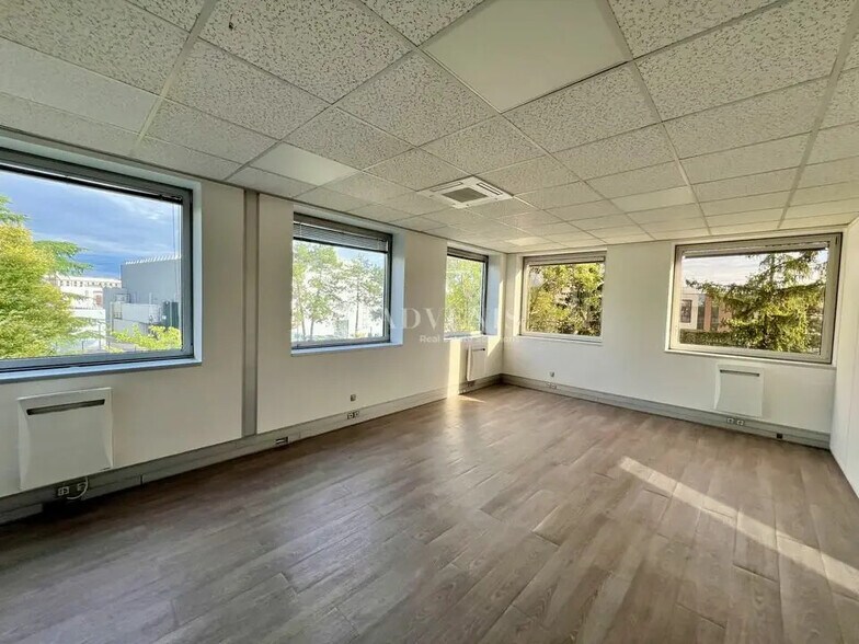 Bureau dans Pontoise à louer - Photo intérieure - Image 2 de 9