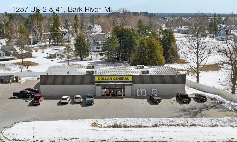 1257 US 2 & 41 Hwy, Bark River, MI for sale - Primary Photo - Image 1 of 1