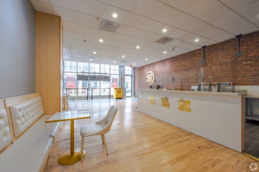 11-13 N Main St, Norwalk, CT à louer - Photo du bâtiment - Image 3 de 7