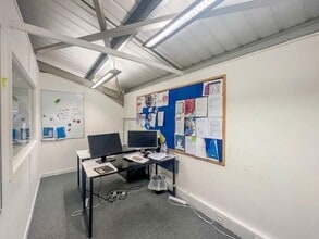 72 Station Rd, Liss for sale Interior Photo- Image 1 of 5