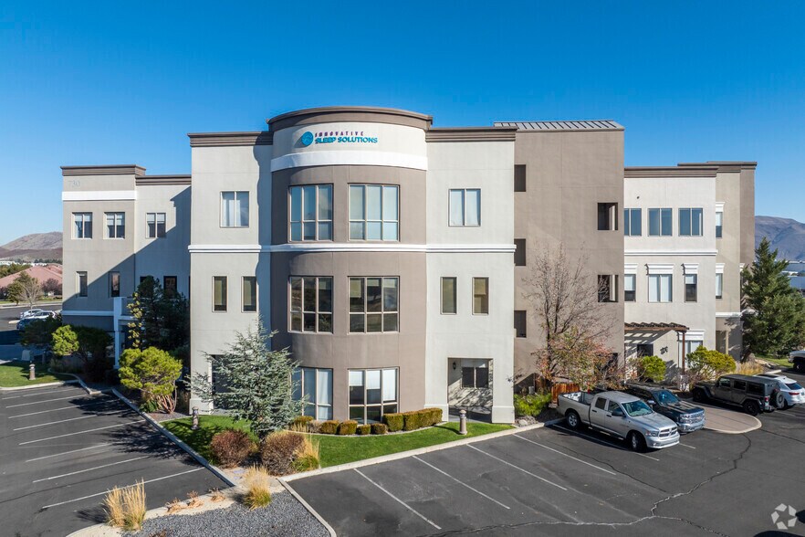 730 Sandhill Rd, Reno, NV à louer - Photo du bâtiment - Image 2 de 5