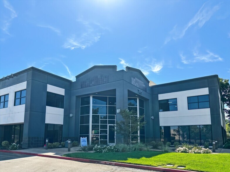 785 Orchard Dr, Folsom, CA à louer - Photo du bâtiment - Image 2 de 21