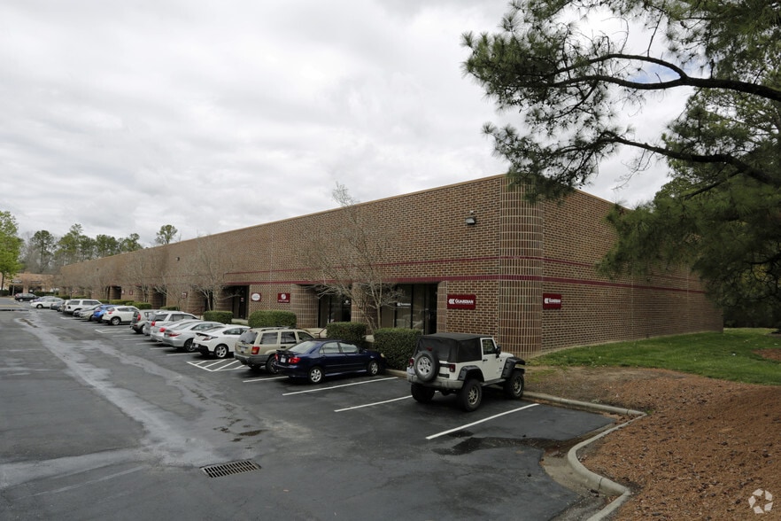 100 Dominion Dr, Morrisville, NC for lease - Building Photo - Image 1 of 4