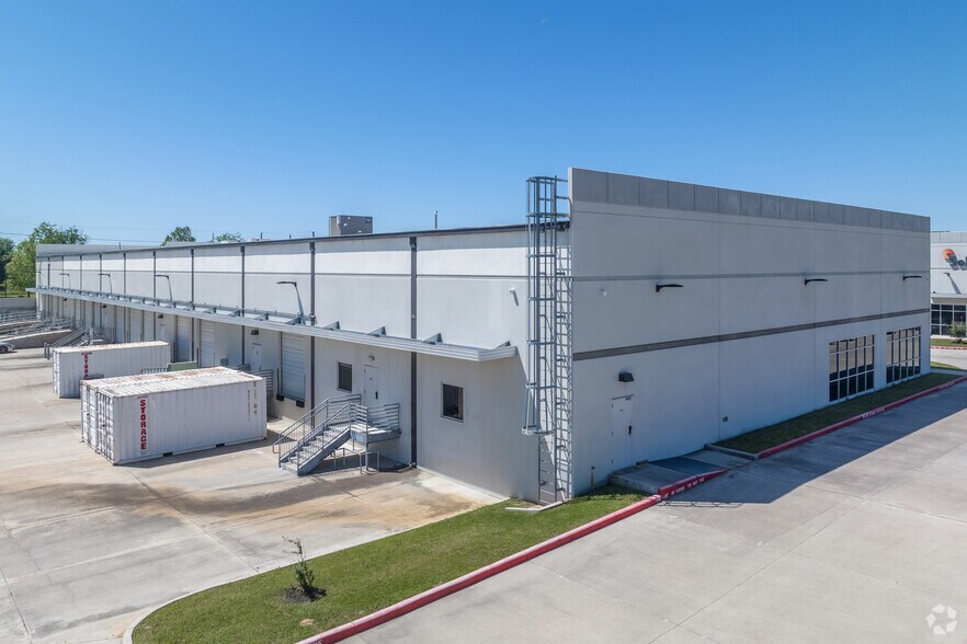 14426 Medical Complex Dr, Tomball, TX à louer - Photo du bâtiment - Image 2 de 9