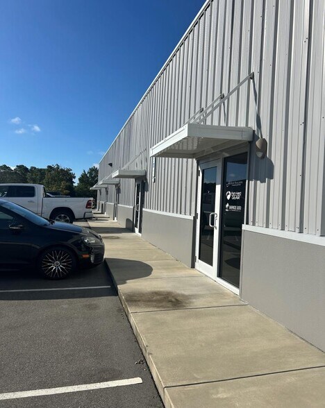 1324 Lake Park Blvd N, Carolina Beach, NC à louer - Photo du bâtiment - Image 2 de 16
