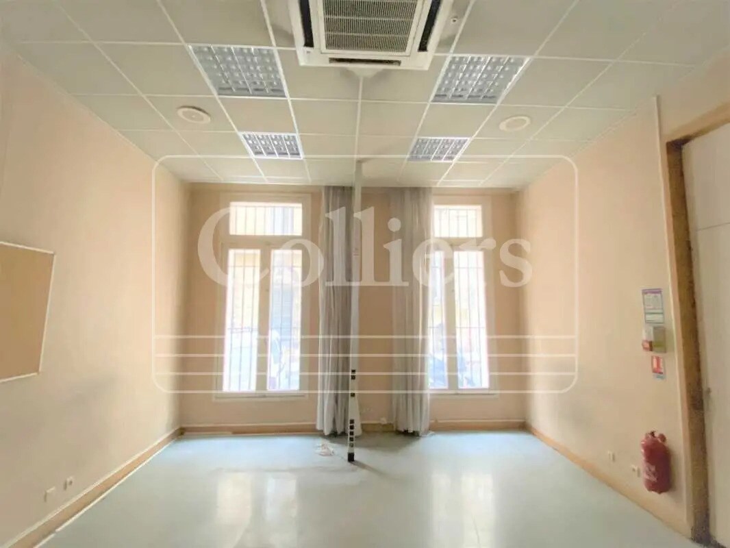 Office in Marseille for lease Interior Photo- Image 1 of 9