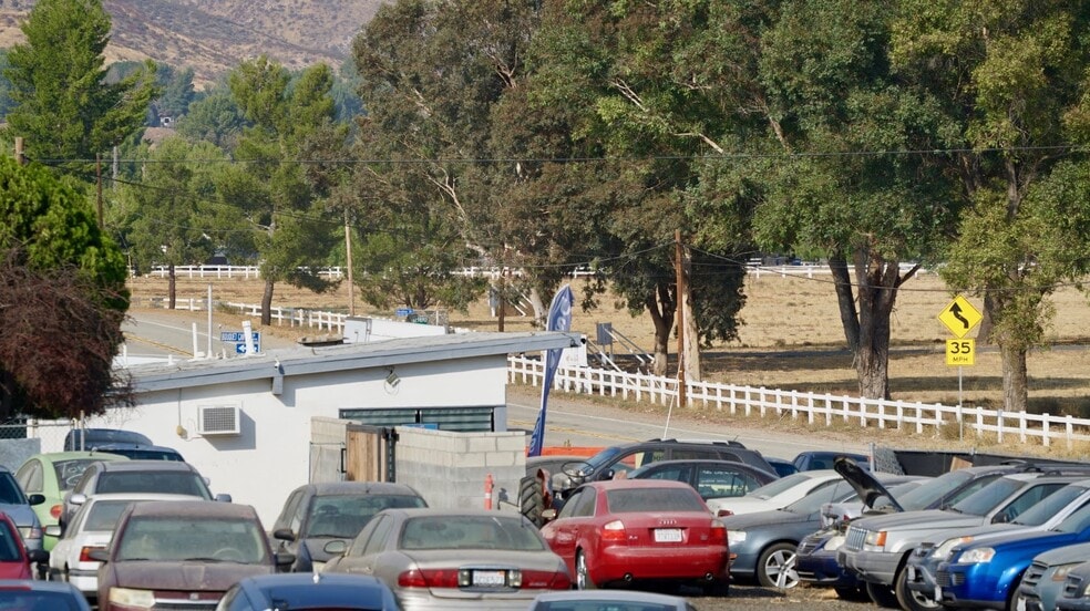 29753-29757 Bouquet Canyon Rd, Santa Clarita, CA for sale - Building Photo - Image 2 of 8