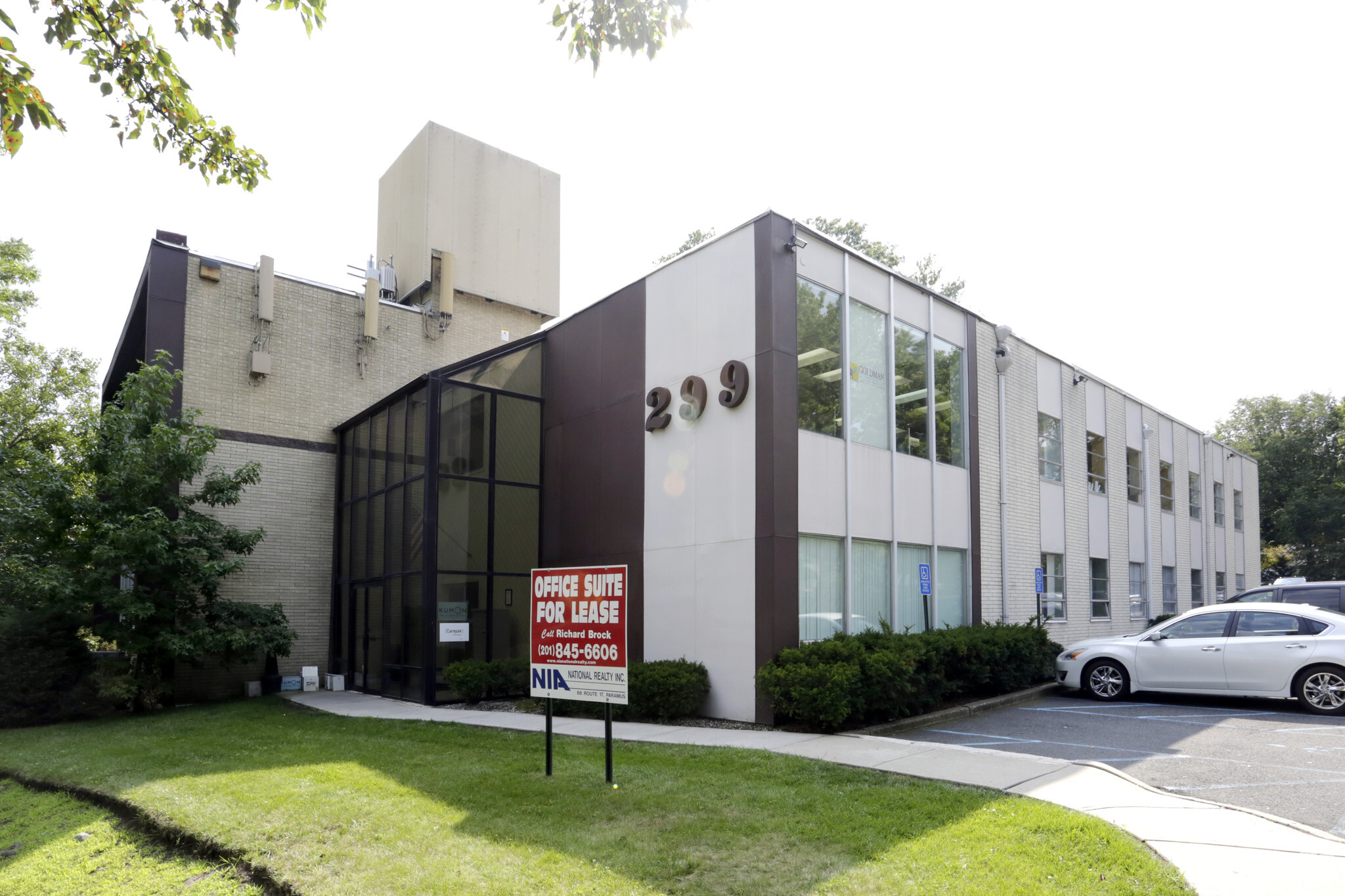 299 Forest Ave, Paramus, NJ for lease Primary Photo- Image 1 of 4