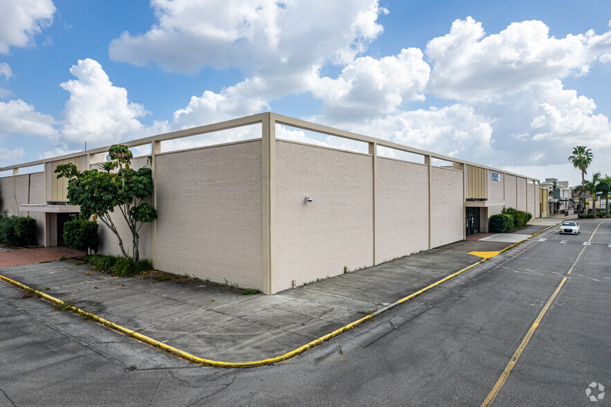 4125 Cleveland Ave, Fort Myers, FL à vendre - Photo du bâtiment - Image 1 de 1