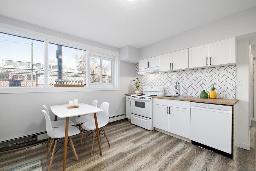 10207 107 Ave NW, Edmonton, AB à vendre - Photo du bâtiment - Image 1 de 9