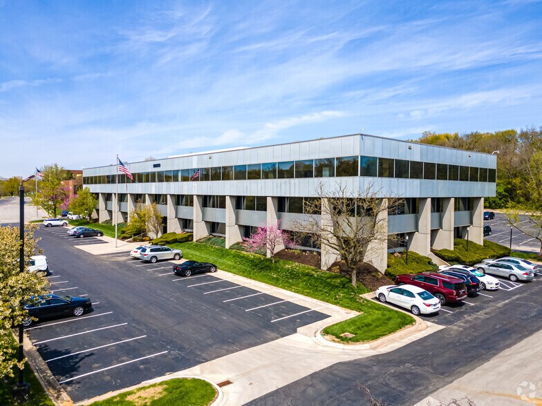 9229 Ward Pky, Kansas City, MO for lease - Building Photo - Image 2 of 5