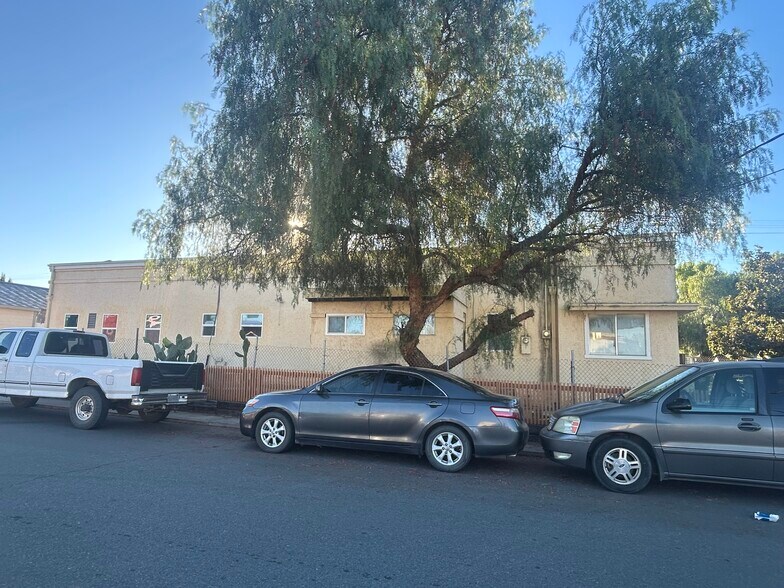 202 6th St, Ramona, CA à vendre - Photo du bâtiment - Image 3 de 5