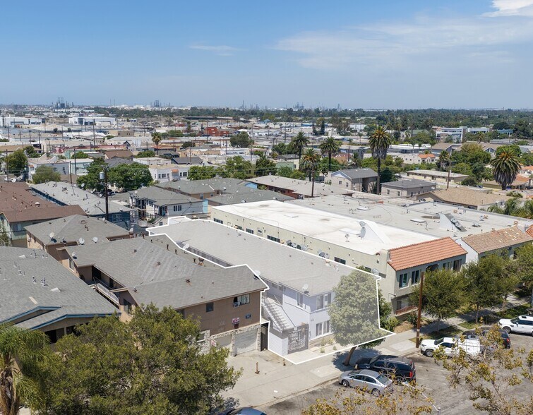 1425 Cedar Ave, Long Beach, CA à vendre - Photo du bâtiment - Image 2 de 19