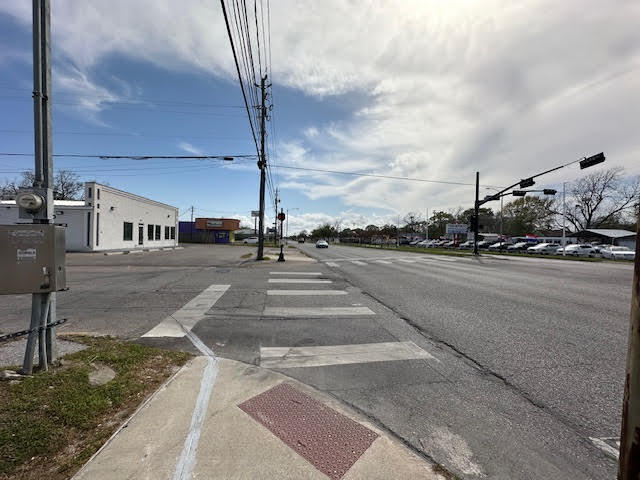 1000 N Alexander Dr, Baytown, TX for sale - Building Photo - Image 3 of 14