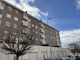 Plus de détails pour Calle Víctimas del Terrorismo, Ávila - Commerce de détail à vendre