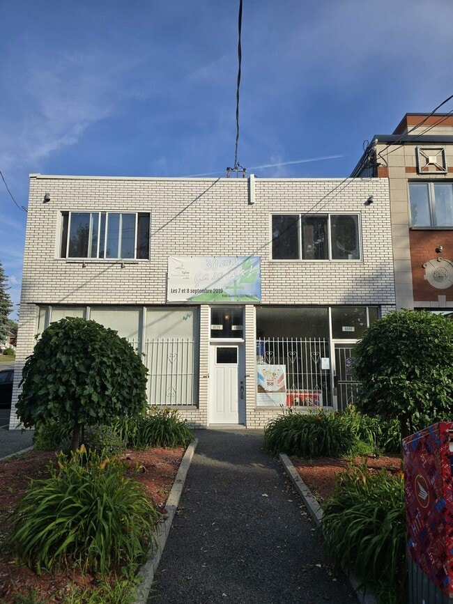 Plus de détails pour 8166 Boul Gouin E, Montréal, QC - Spécialité à vendre
