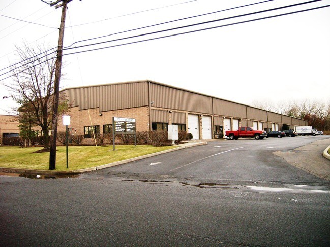 Plus de détails pour 215 Gates Rd, Little Ferry, NJ - Industriel à louer