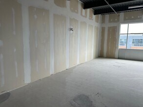 1038 Garner Rd W, Hamilton, ON à louer Photo intérieure- Image 2 de 17