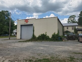 Plus de détails pour 358 Riverside Dr, Rainelle, WV - Industriel à vendre